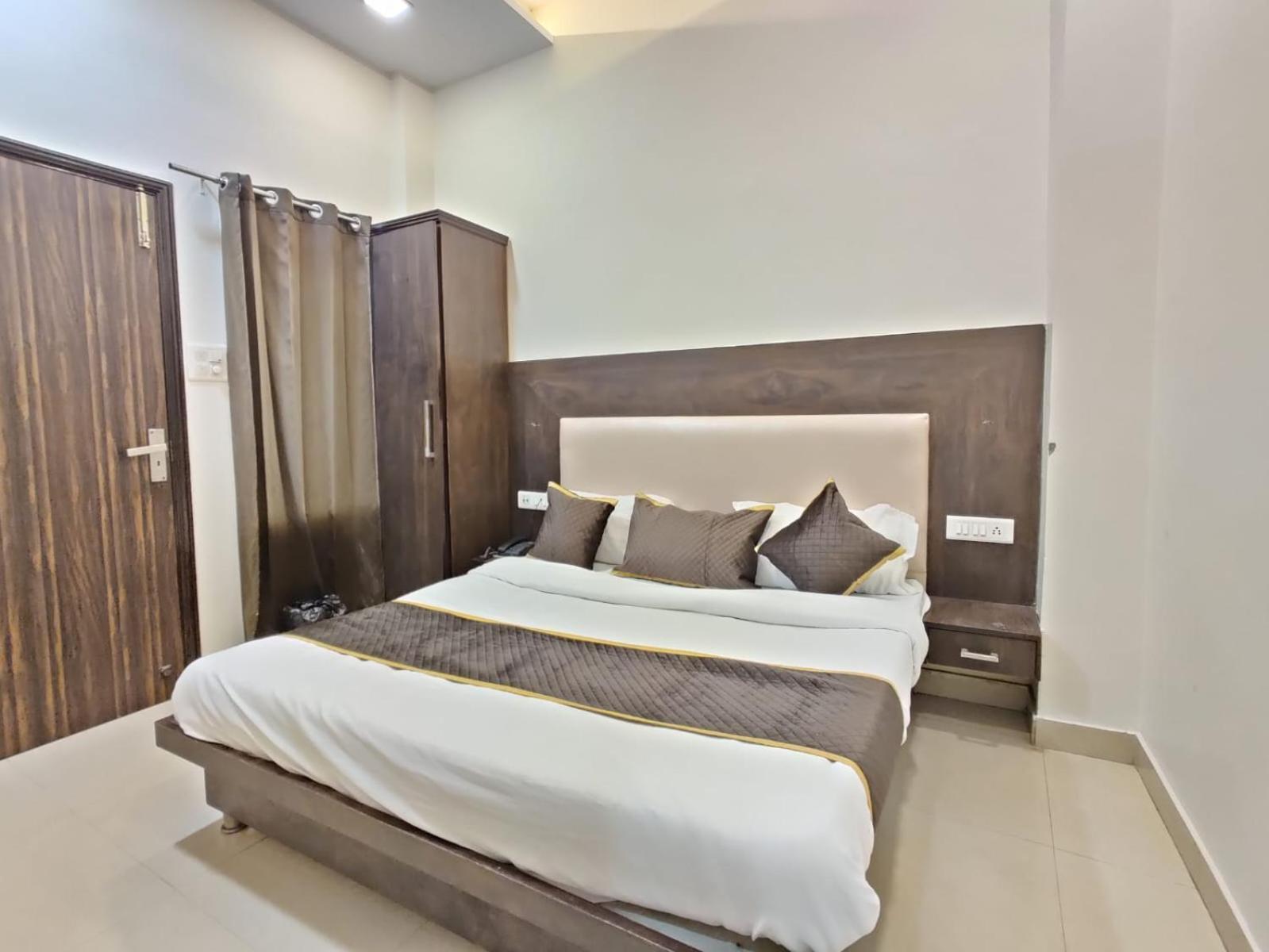 Hotel The Grandpark Amritsar Exterior foto